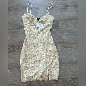 Size S- NWT Windsor ‘Darling Ditsy’ floral v-neck mini dress-yellow